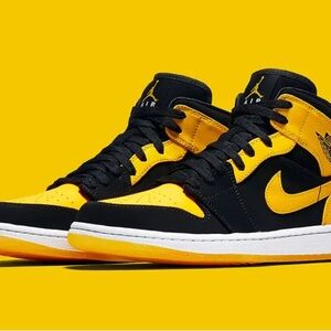 Nike Air Jordan 1 Low Mens Size 13 Black Yellow Ochre White 553558 072